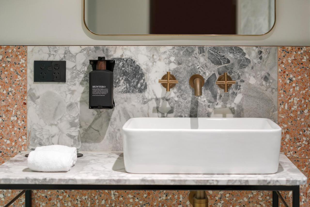 Hotel 202 Elizabeth Sydney Exteriér fotografie Bathroom at The Standard East Village